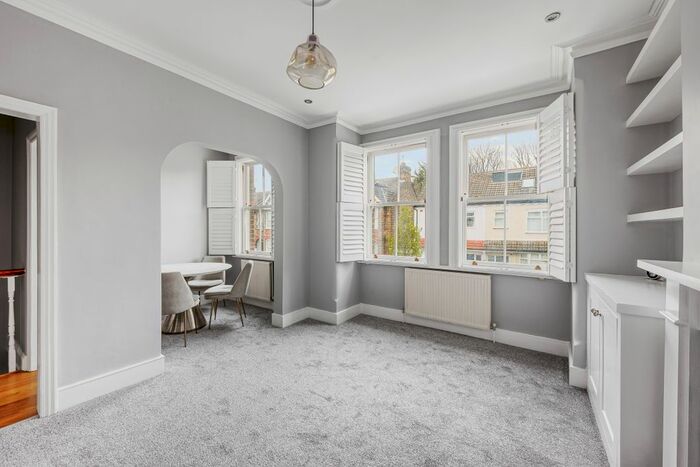 2 Bedroom Flat To Rent In Carlyle Road, London, W5