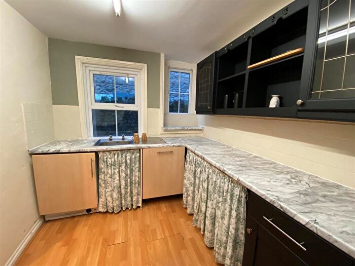 1 Bedroom Flat To Rent In High Street, Barry, CF62