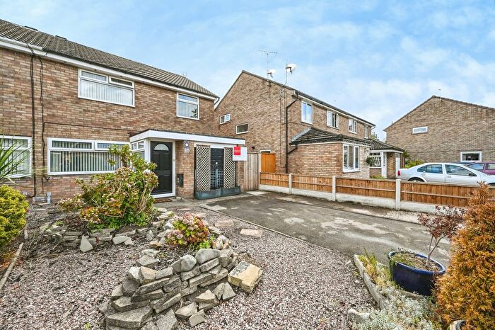 3 Bedroom Semi-detached House For Sale In Canford Close, Great Sankey, Warrington, Cheshire, WA5