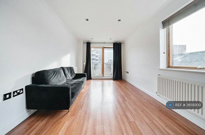 2 Bedroom Flat To Rent In Great Knollys Street, Reading, RG1