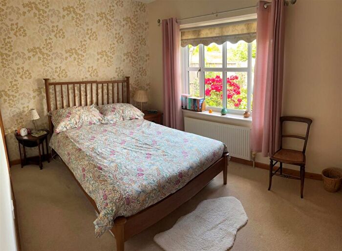 3 Bedroom Detached Bungalow For Sale In Forts Orchard, Chilthorne Domer, BA22