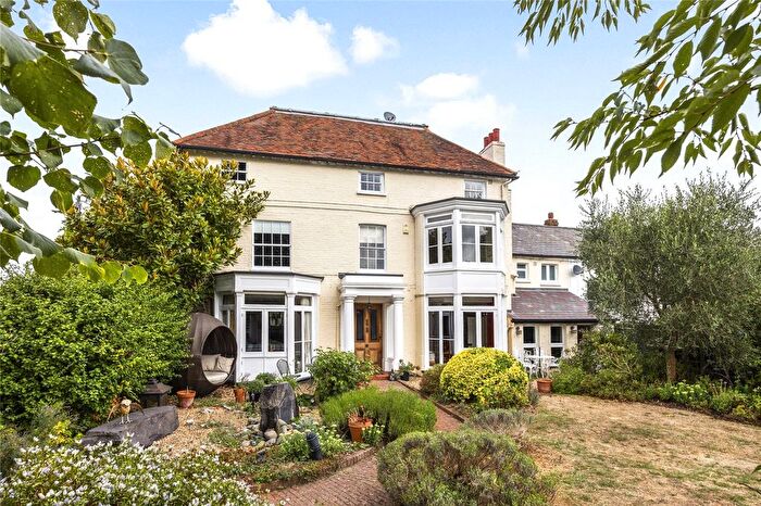 4 Bedroom Semi-detached House For Sale In Shepperton Road, Staines-Upon-Thames, Middlesex, TW18