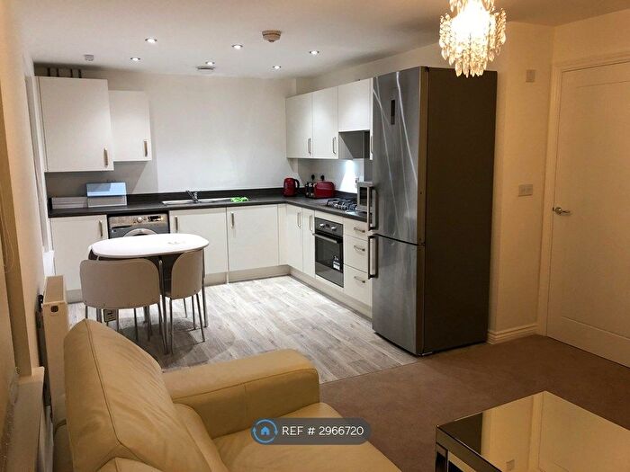 2 Bedroom Flat To Rent In Diamond Drive, Didcot, OX11