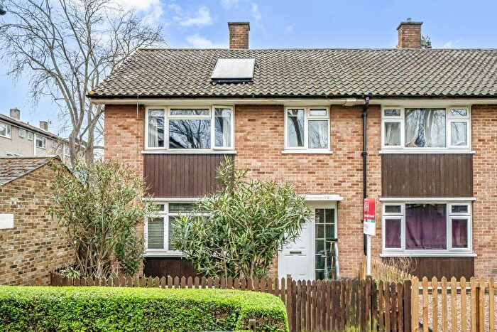 3 Bedroom End Terrace House For Sale In Cresset Street, Clapham, London, SW4