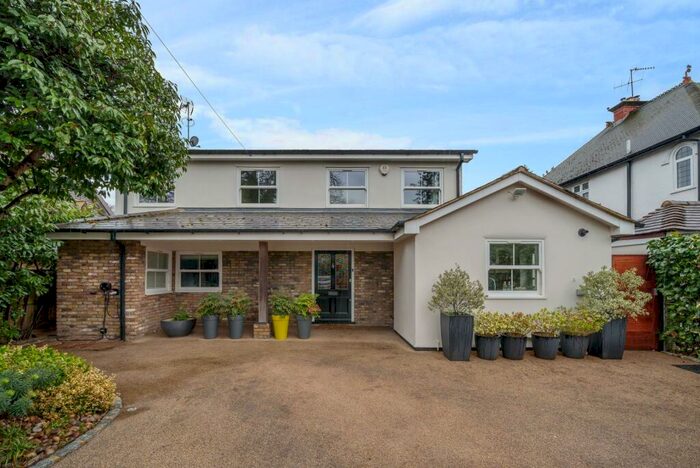 4 Bedroom Detached House To Rent In Brooklands Road, Weybridge, Surrey, KT13