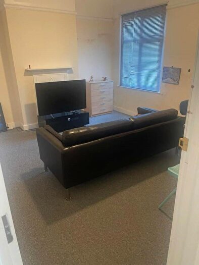 2 Bedroom Flat To Rent In London Road, Westcliff-On-Sea, Essex, SS0