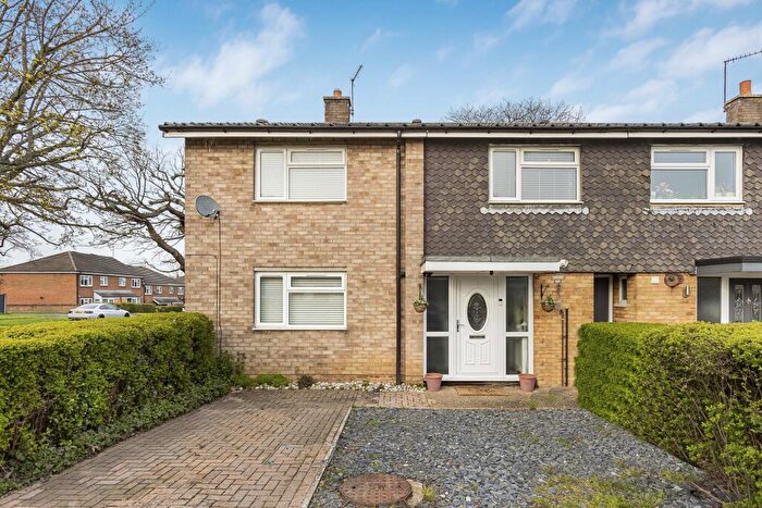 4 Bedroom Semi Detached House For Sale In Rowans, Welwyn Garden City, AL7