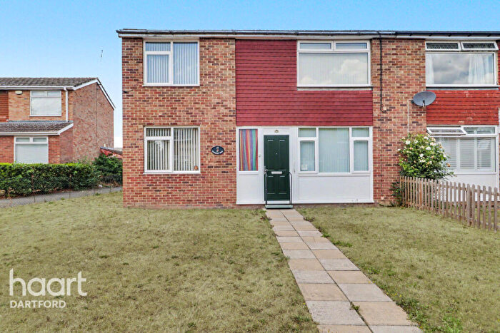 3 Bedroom End Of Terrace House For Sale In Hanbury Walk, Bexley, DA5