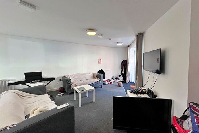 7 Bedroom Maisonette To Rent In Westbourne, BH4