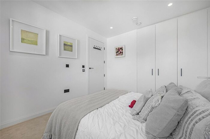 2 Bedroom Flat For Sale In Harrow Road, London, NW10