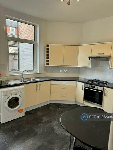 2 Bedroom Terraced House To Rent In Dukinfield Road, Hyde, SK14