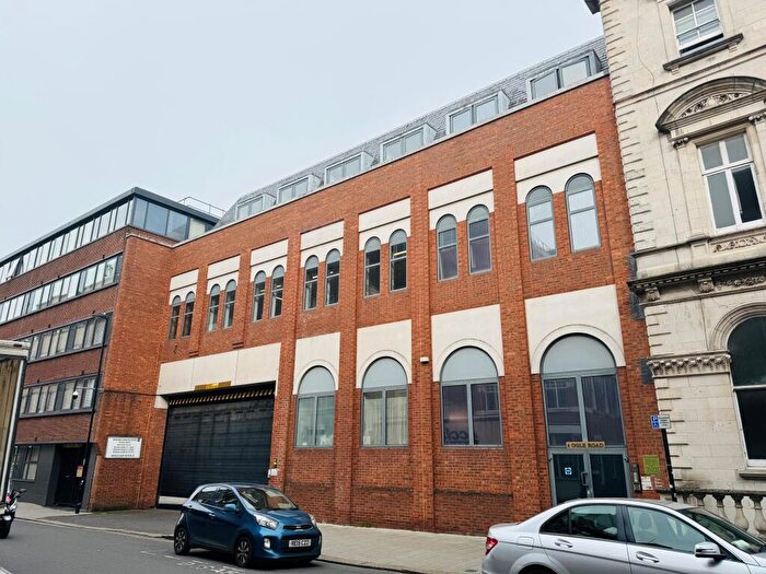 2 Bedroom Apartment To Rent In Ogle Road, Southampton, SO14