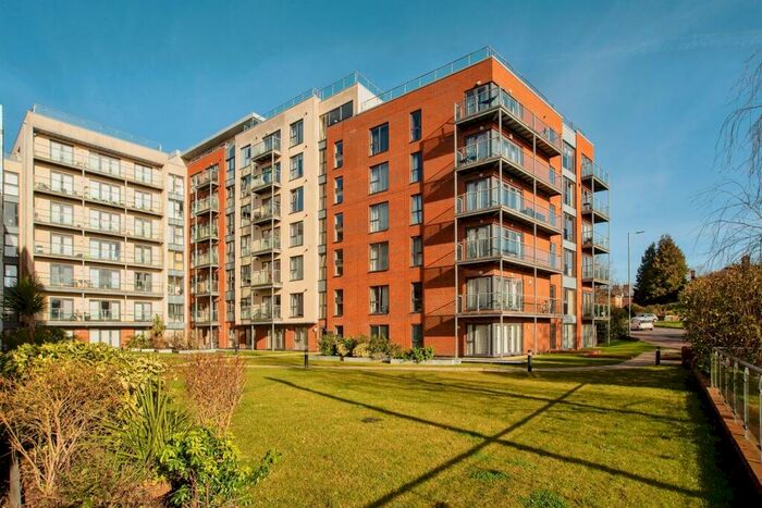 2 Bedroom Apartment For Sale In Midland Road, Hemel Hempstead, HP2