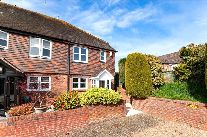 2 Bedroom Mews For Sale In High Street, Cowden, Edenbridge, Kent, TN8