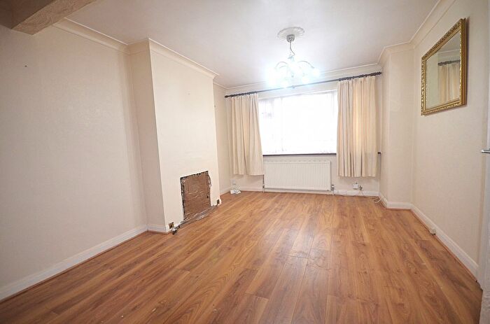 3 Bedroom Terraced House To Rent In Romford, RM5