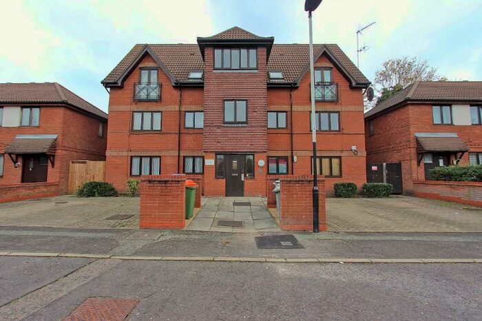 1 Bedroom Flat To Rent In Grebe Close, London, E7