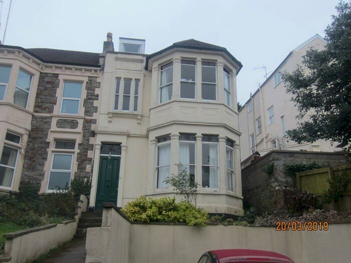 4 Bedroom Flat To Rent In Ravenswood Road &ndash; Top Floor, BS6