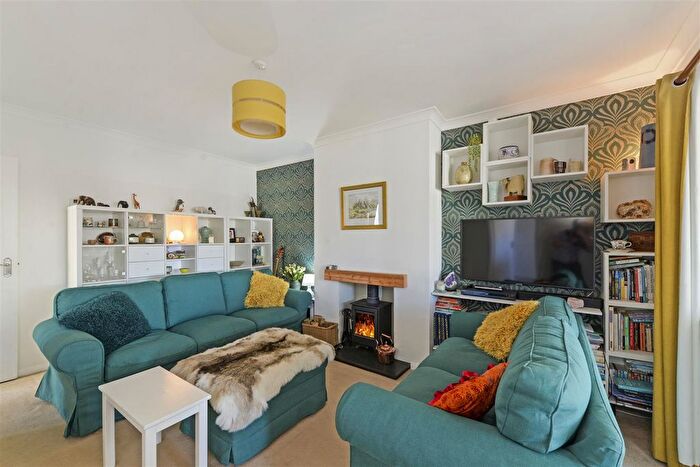 2 Bedroom Bungalow For Sale In Warrington Road, Paddock Wood, Tonbridge, TN12