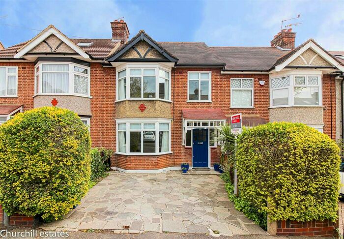 3 Bedroom Terraced House To Rent In Chestnut Close, Buckhurst Hill, IG9