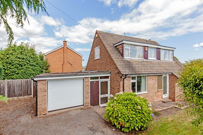 3 Bedroom Detached House For Sale In St. Davids Rise, Walton, Chesterfield, S40