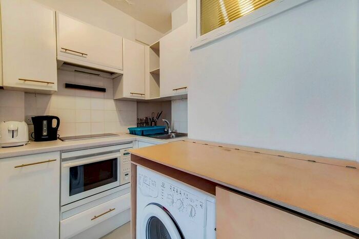Studio To Rent In Woburn Place, Bloomsbury, London, WC1H
