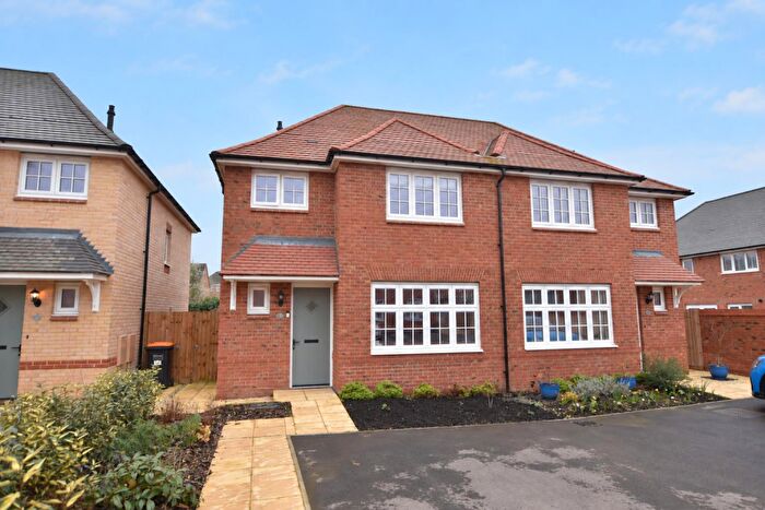3 Bedroom Semi-Detached House For Sale In Foxon Corner, Leighton Buzzard, LU7