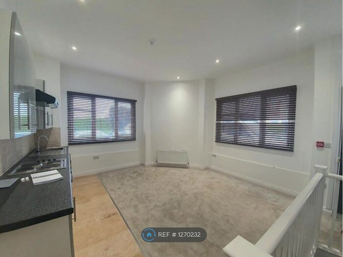 1 Bedroom Flat To Rent In Avon Road, Bournemouth BH8