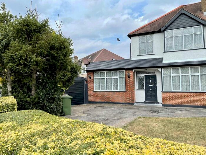 3 Bedroom Semi-Detached House To Rent In Sparrow Farm Road, Stoneleigh, Epsom, KT17