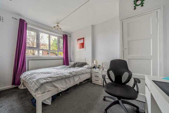 3 Bedroom Flat To Rent In Green Lanes, Finsbury Park, London, N4