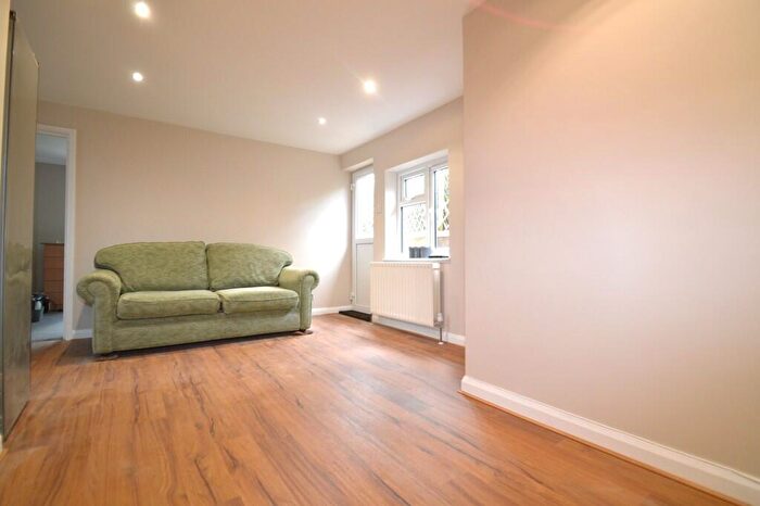 1 Bedroom Apartment To Rent In Roseacre Road, Welling, DA16