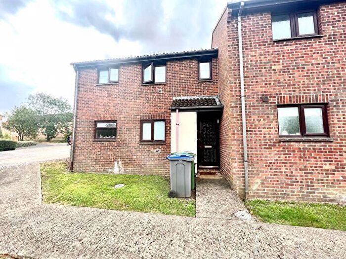 1 Bedroom Apartment To Rent In Highgrove Close, Calne, SN11