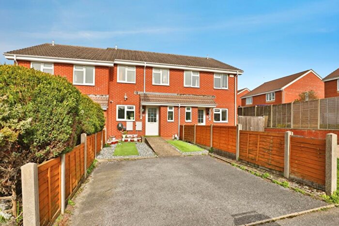 3 Bedroom Terraced House For Sale In Haymoor Road, Poole, BH15