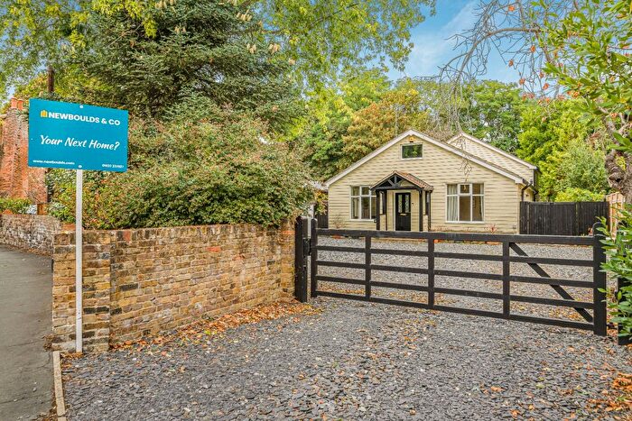 4 Bedroom Detached House For Sale In Church Road, Shepperton, TW17