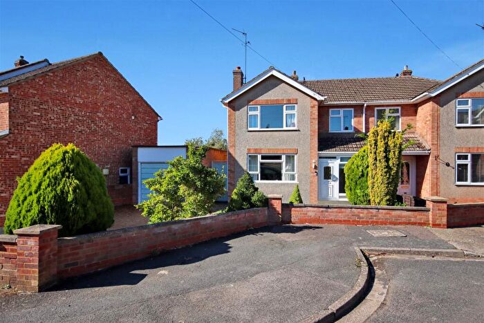 3 Bedroom Semi-Detached House For Sale In Castle Court, Rushden, NN10