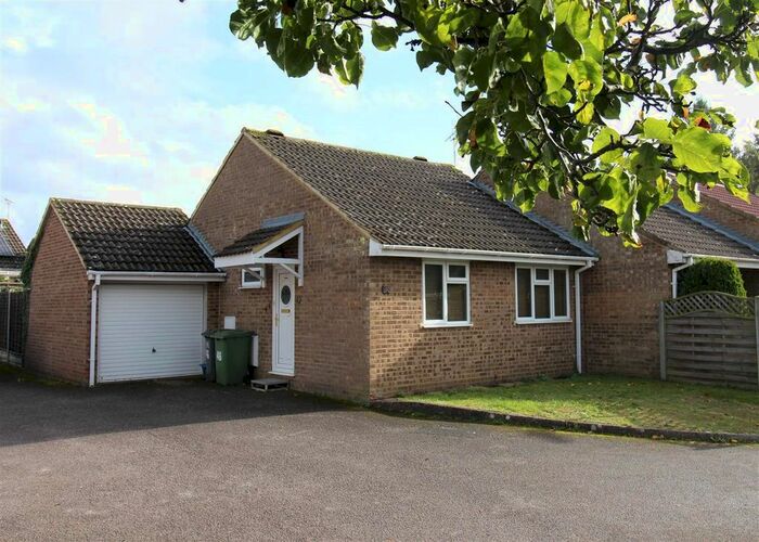 2 Bedroom Property To Rent In Jacaranda Road, Bordon, GU35