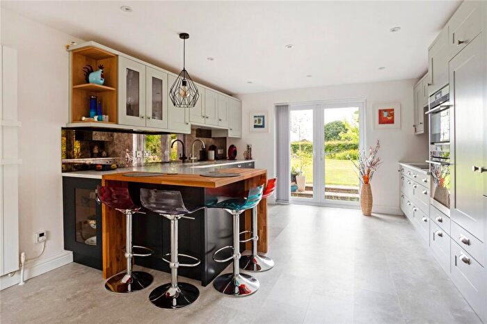 4 Bedroom Detached House For Sale In Pond Lane, Lasham, GU34