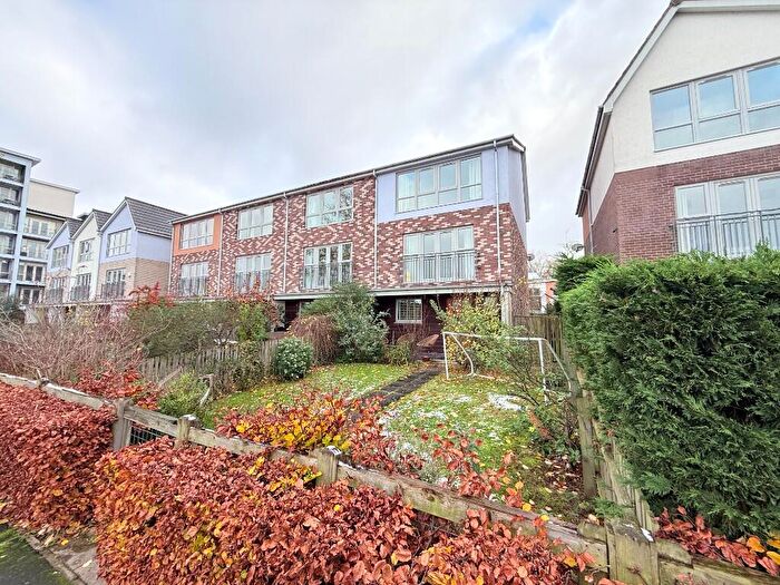4 Bedroom Town House For Sale In Riverside Row, Gateshead, Tyne And Wear, NE8