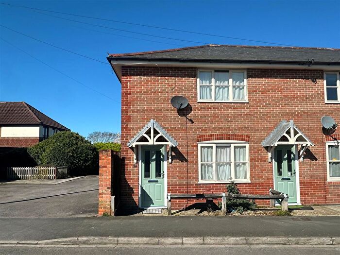 2 Bedroom End Terrace House To Rent In Mansion Road, Southampton, SO15