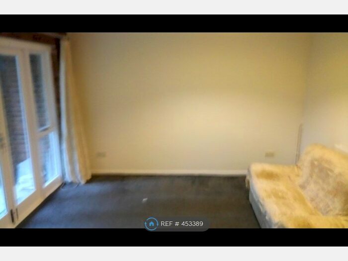1 Bedroom Flat To Rent In Downley, High Wycombe, HP13