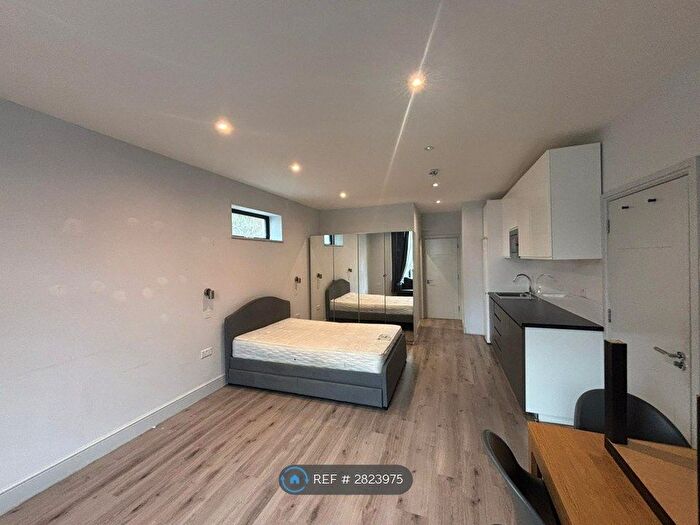 Studio To Rent In Tunley Road, London, NW10