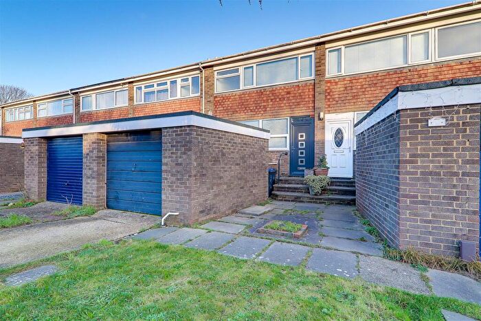 2 Bedroom Terraced House For Sale In Radnor Road, Worthing, BN13