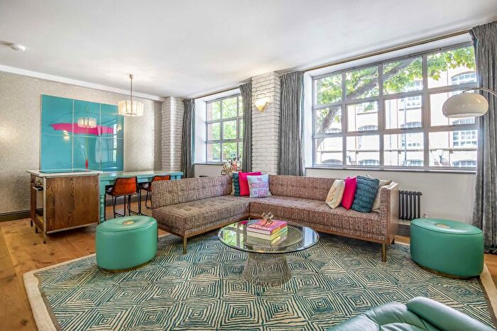 2 Bedroom Flat For Sale In Tower Bridge Road, Tower Bridge, SE1