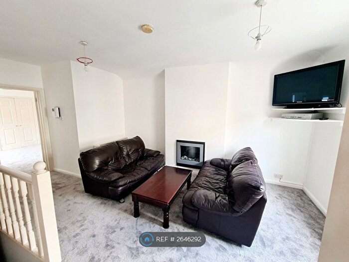 1 Bedroom Flat To Rent In West Street, Carshalton, SM5