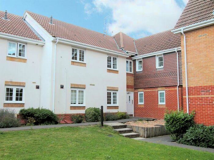 2 Bedroom Flat To Rent In Park Cottage Drive, Titchfield Park, PO15