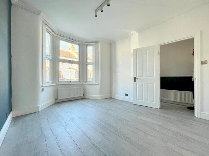 4 Bedroom Terraced House To Rent In Pretoria Road North, Edmonton, N18