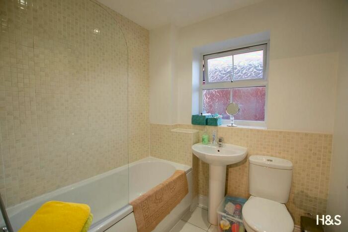 3 Bedroom Terraced House To Rent In Snitterfield Drive, Shirley, Solihull, B90