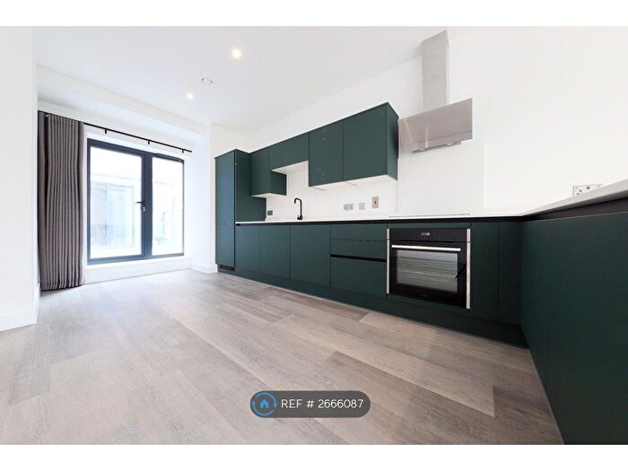 1 Bedroom Flat To Rent In High Street, Bromley, BR1