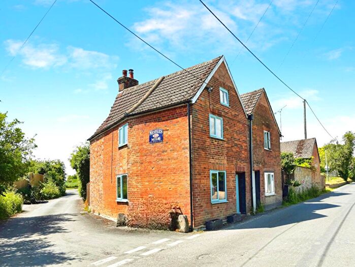 2 Bedroom Cottage To Rent In High Street, Sutton Veny, BA12