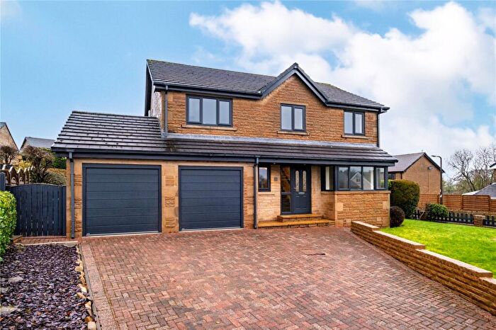 4 Bedroom Detached House To Rent In Coates Lane, Barnoldswick, Lancashire, BB18