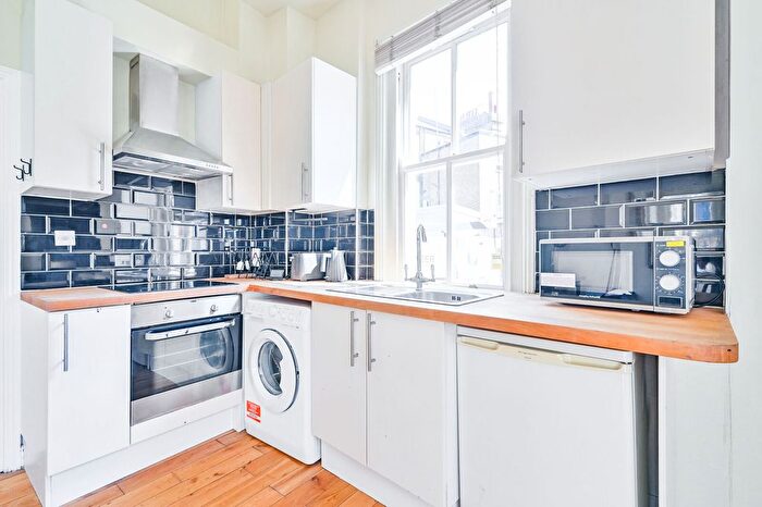 1 Bedroom Flat For Sale In Mozart Street, Queen's Park, London, W10